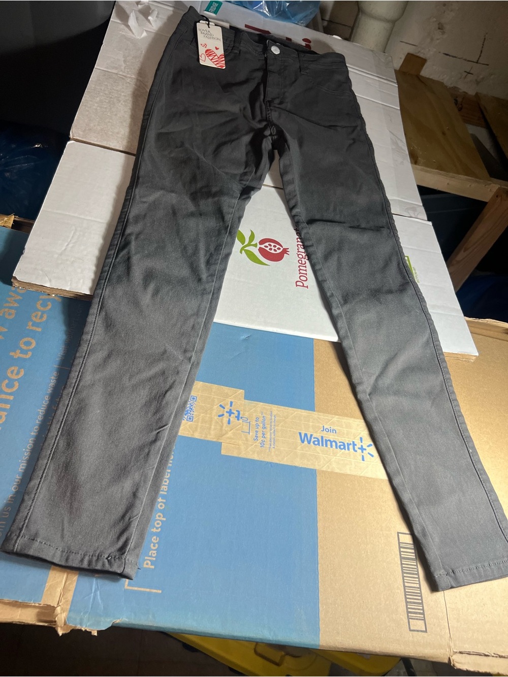 Love Women Skinny Jeans in Charcoal Gray